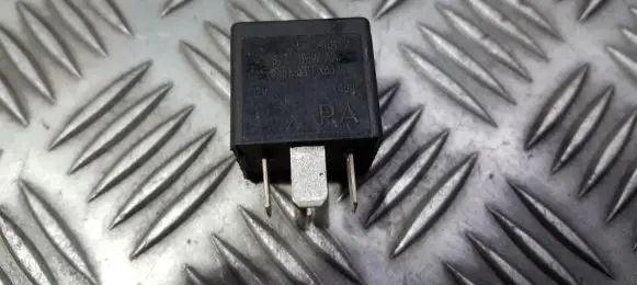 Ford Mondeo Mk III Other relay 2s7t14b192aa v23136b1x66
