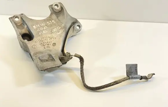 BMW 5 E60 E61 Engine mounting bracket 6770940 7551559