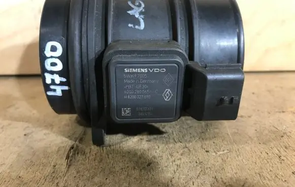 Renault Laguna III Mass air flow meter 5WK97005 8200280065 8200280065C