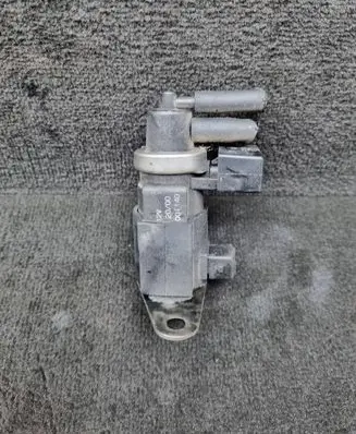 Audi A8 S8 D2 4D Turbo solenoid valve 057906630
