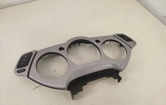 Nissan Murano Z50 Dashboard trim 68240CA000
