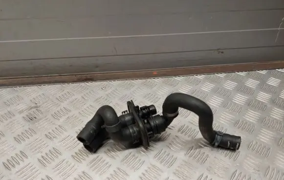Audi Q5 SQ5 Engine coolant pipe/hose 8R0819334AM 8R0819350AM