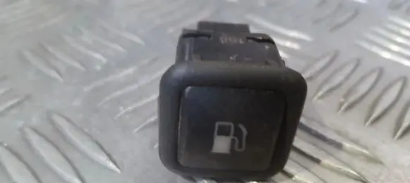 Skoda Octavia Mk1 (1U) Fuel tank opening switch 1U0959833