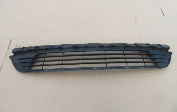 Renault Trafic III (X82) Front bumper lower grill 622543504R