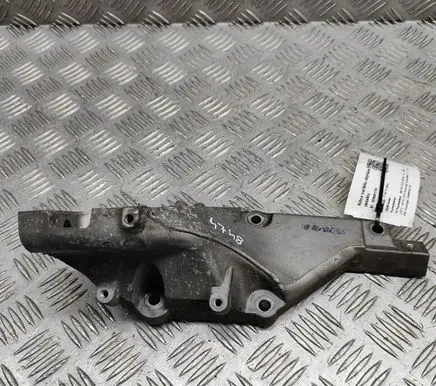 Mercedes-Benz GL X166 Engine mounting bracket A2782236704
