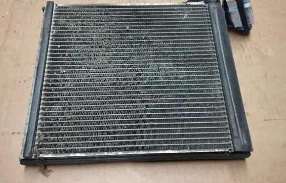Air conditioning (A/C) radiator (interior)