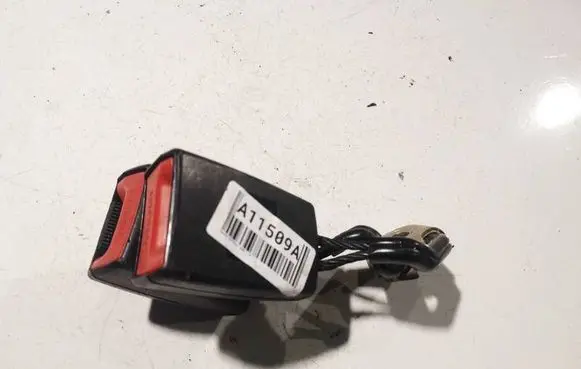 Skoda Octavia Mk2 (1Z) Middle seatbelt buckle (rear) 1Z0857488A