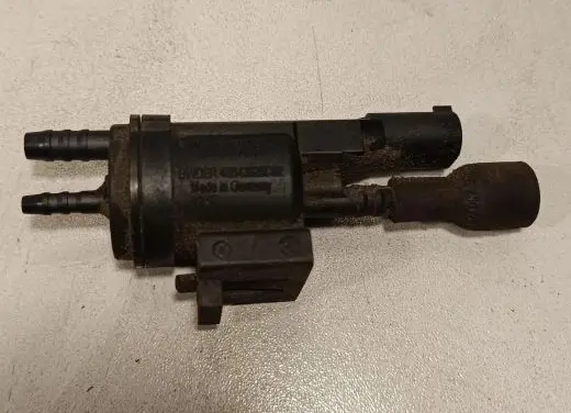 Mercedes-Benz E W213 Vacuum valve 0025407097