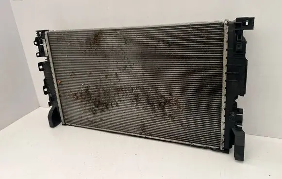 BMW 5 G30 G31 G38 Coolant radiator 8472247 228281