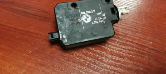 BMW 7 E38 Fuel tank cap lock 8352168