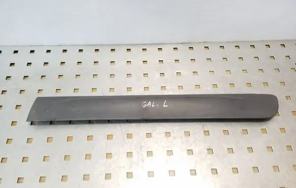 Jeep Cherokee III KJ Rear door trim (molding)