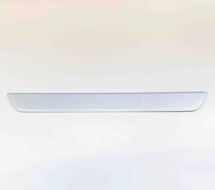 Tesla Model 3 Front sill trim cover 109084400C