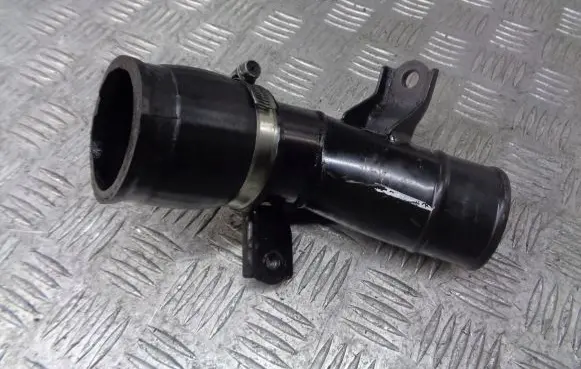 Toyota Avensis T250 Intercooler hose/pipe