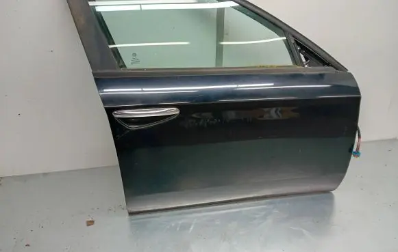 Alfa Romeo 159 Front door