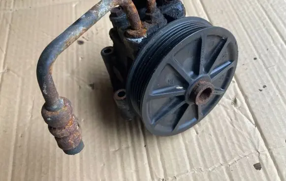 Ford Mondeo MK IV Power steering pump 3A696