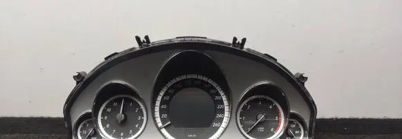 Speedometer (instrument cluster)
