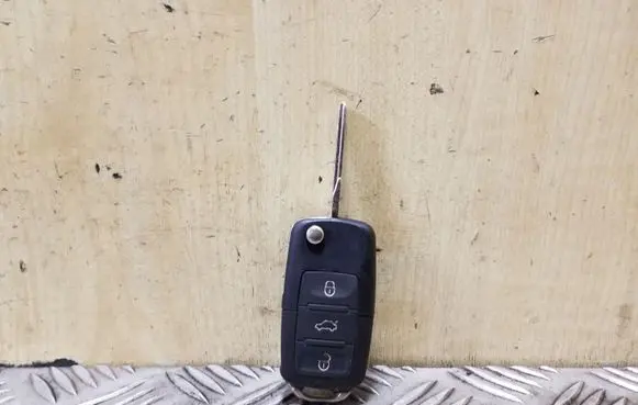 Volkswagen Eos Ignition key/card 