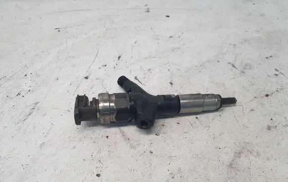 Subaru Impreza III Fuel injector 16613AA020