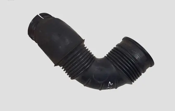 Opel Insignia A Turbo air intake inlet pipe/hose 55561787 327763967