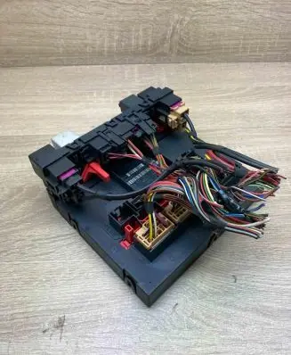 Volkswagen Touran I Comfort/convenience module 3C0937049D WithPlug