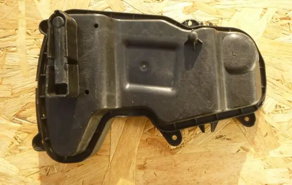 Audi Q7 4M Headlight/headlamp dust cover 1156007 4M0941159B