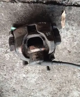 Volvo V60 Front brake caliper 934