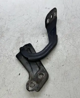 Ford Focus Engine bonnet/hood hinges BM51A16801AD
