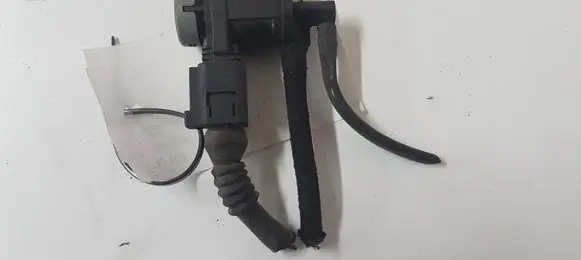 Audi A4 S4 B6 8E 8H Turbo solenoid valve 1J09062863