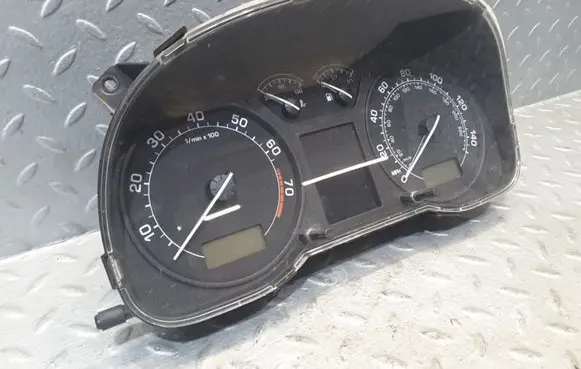 Skoda Octavia Mk2 (1Z) Speedometer (instrument cluster) 1U0920921B 81117875 81071428