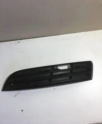 Volkswagen PASSAT B6 Front bumper lower grill 3C0853665