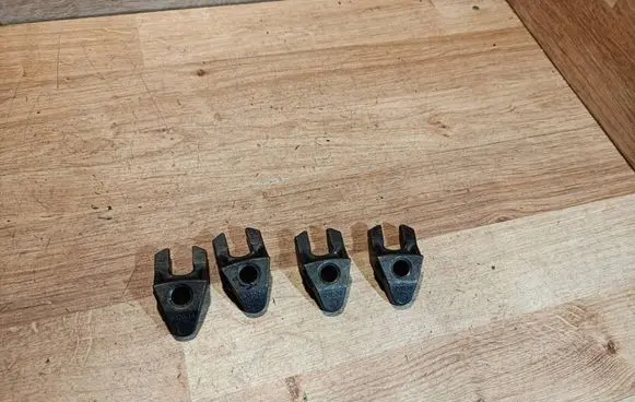 Volvo V40 Fuel Injector clamp holder 