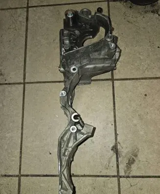 Generator/alternator bracket