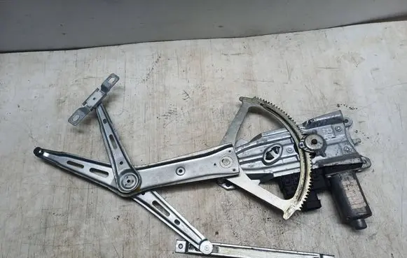Opel Zafira B Front door window regulator with motor 13132221 A3370