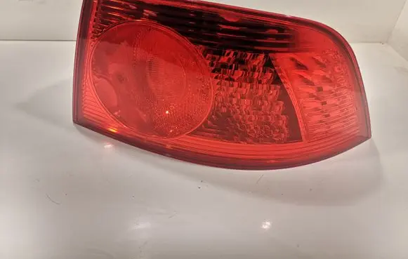 Volkswagen Phaeton Rear/tail lights 333156R