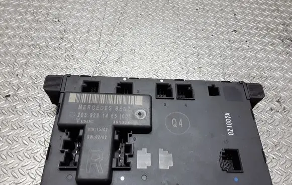 Mercedes-Benz C W203 Door control unit/module 2038201485