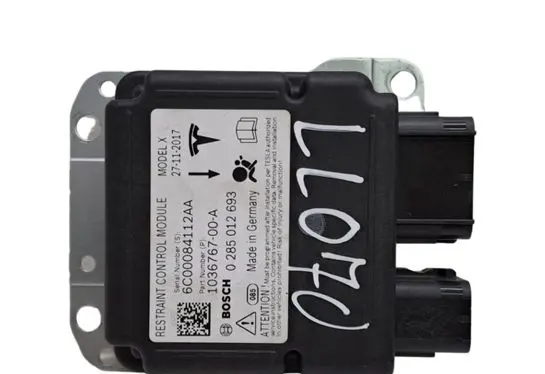 Tesla Model X Airbag control unit/module 103676700A 0285012693