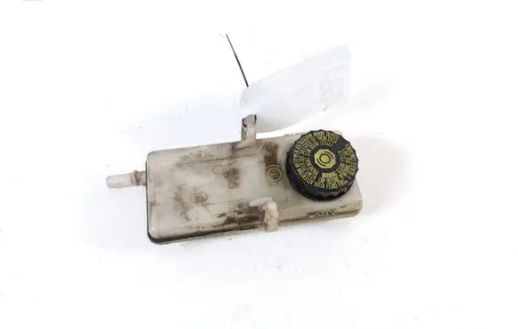 Brake fluid reservoir
