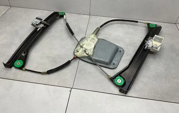 Volkswagen Scirocco Front door electric window regulator 1K8837401AC