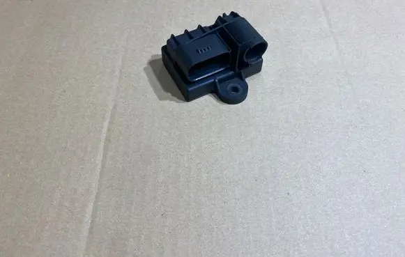 Mercedes-Benz Sprinter W906 Glow plug pre-heat relay 51799070D