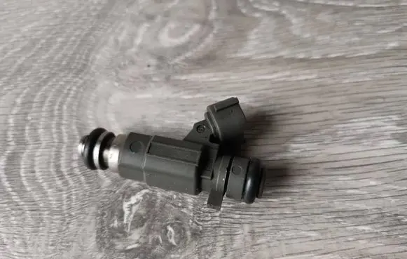 Subaru Legacy Fuel injector FBJC100