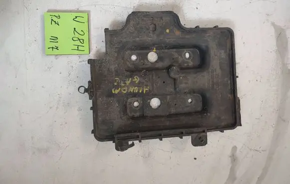 Hyundai Getz Battery box tray 371501C000
