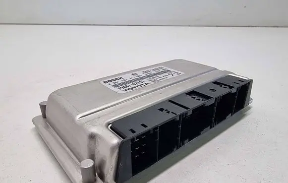 Toyota Corolla E120 E130 Engine control unit/module 8966102731 0261207411 1039S01676