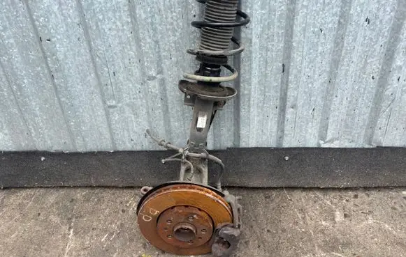 Seat Ibiza IV (6J,6P) Front wheel hub spindle knuckle