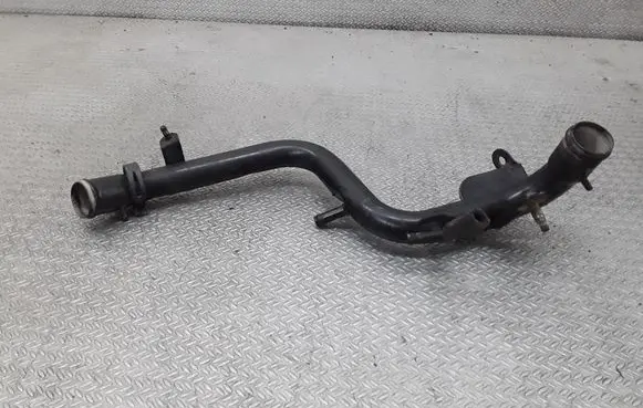 Volkswagen PASSAT B5.5 Engine coolant pipe/hose