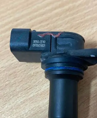 Hyundai Santa Fe Camshaft position sensor 393503E110 09706051821