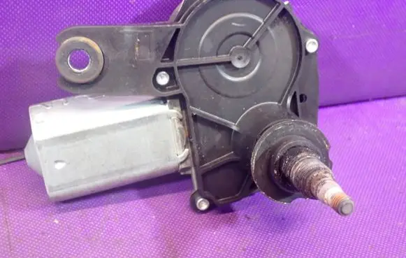 Peugeot 107 Rear window wiper motor 85130-0H020