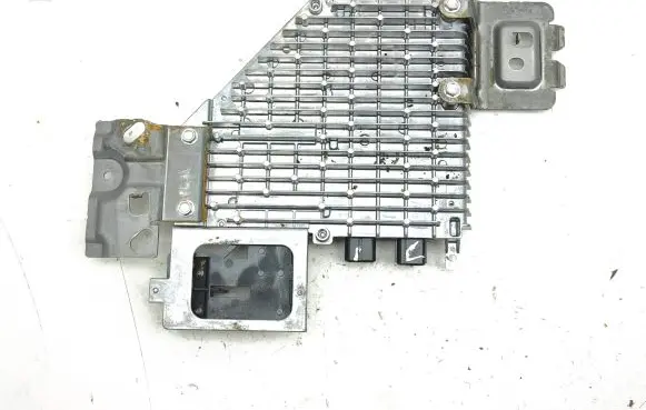 Voltage converter inverter