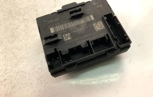 Volkswagen PASSAT B8 Other control units/modules 5Q0959593E