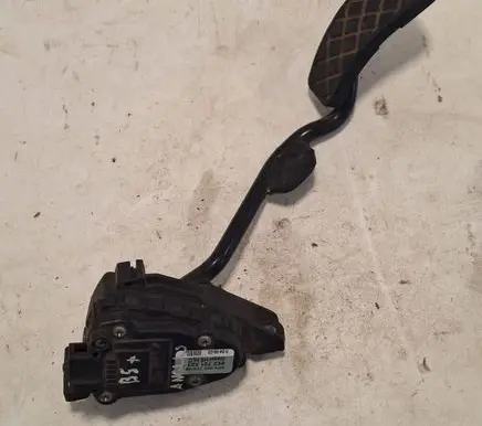 Volkswagen PASSAT B5.5 Accelerator throttle pedal 6PV00777008 8E2721523