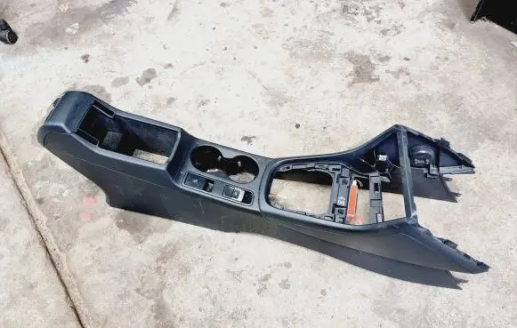 Audi Q3 8U Center console 8U2863244B 8U2863243B 8U2863244
